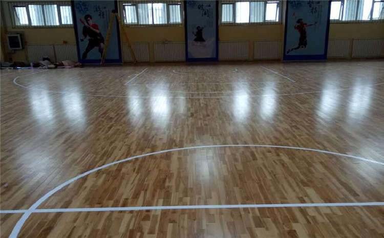楓樺木籃球地板怎么維修