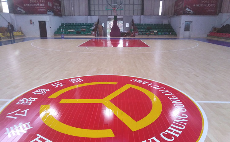 橡膠木木地板籃球場批發(fā)