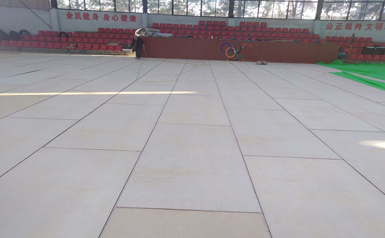 保養(yǎng)指接板實木運動地板時禁止打蠟