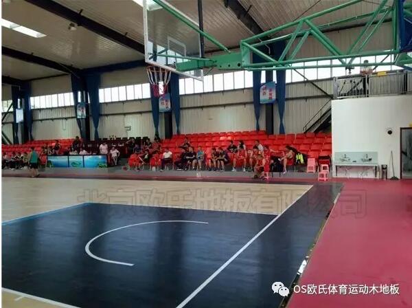 秦皇島海濤萬福環(huán)保設(shè)備股份有限公司籃球館木地板案例 秦皇島海濤萬福環(huán)保設(shè)備股份有限公司籃球館木地板案例
